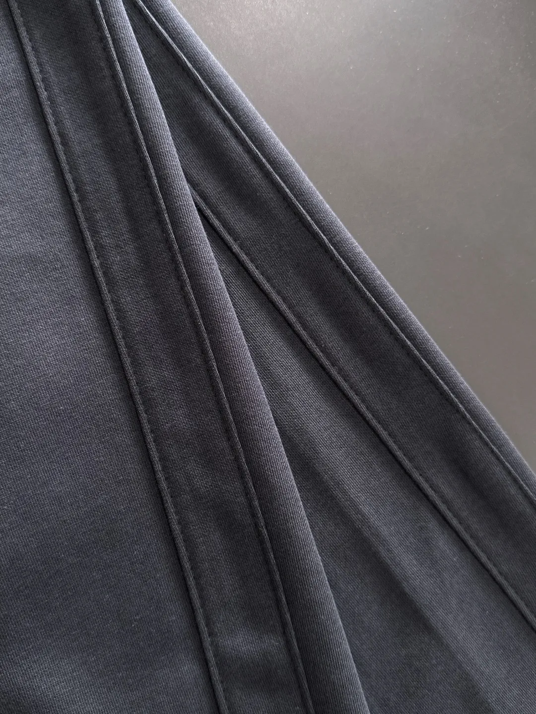 The next day shipped P195 Balenciaga 2026 summer New Arrival elastic casual pants, counter custom fabric Breathable high comfort, impeccable details, brand elements design concept, reflecting high quality. The hand feels delicate and soft! Casual cuts and awesome upper body! Sizes: S-3XL